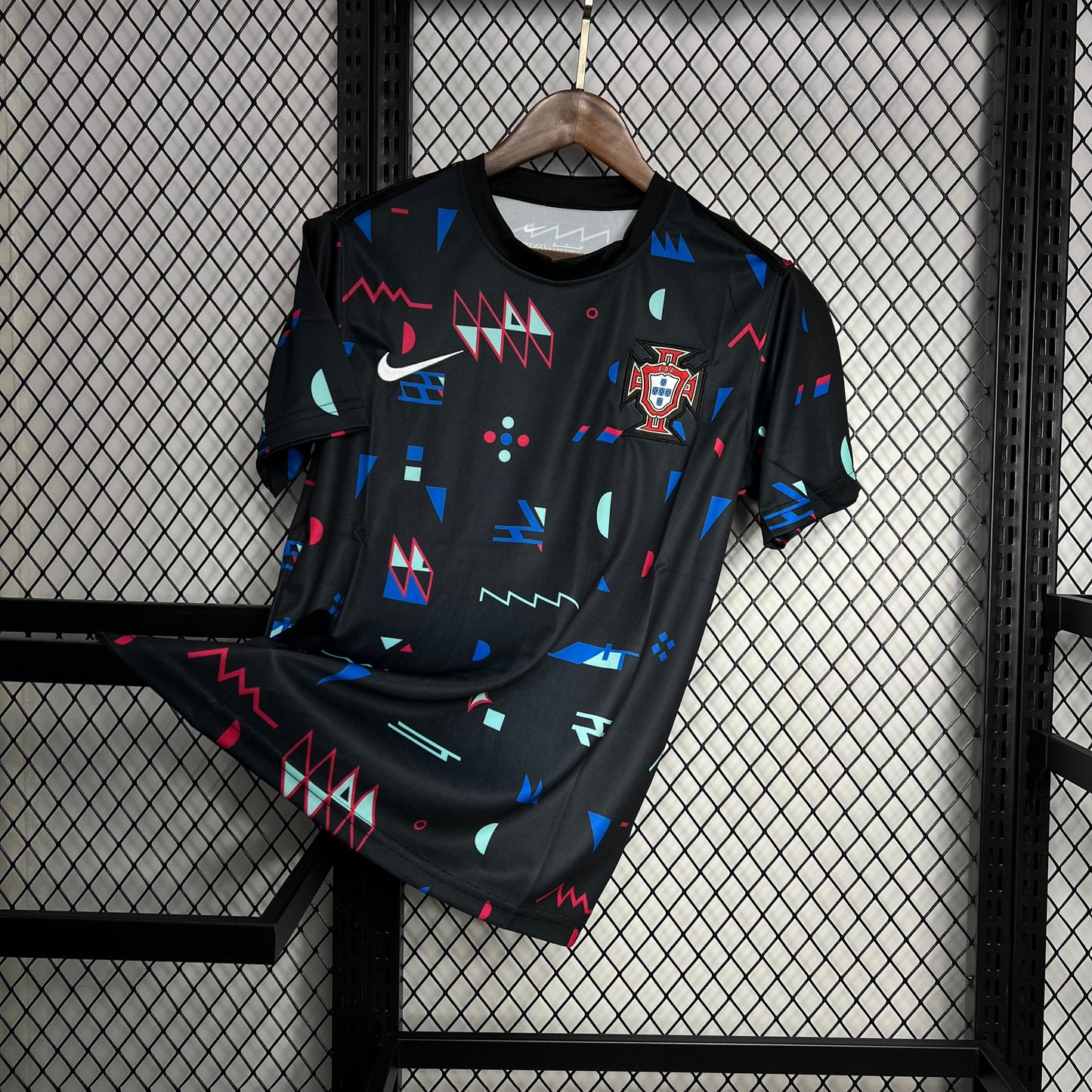 Maillot ‘Portugal Pré Match 2024/2025 Black Fan Men Nike’