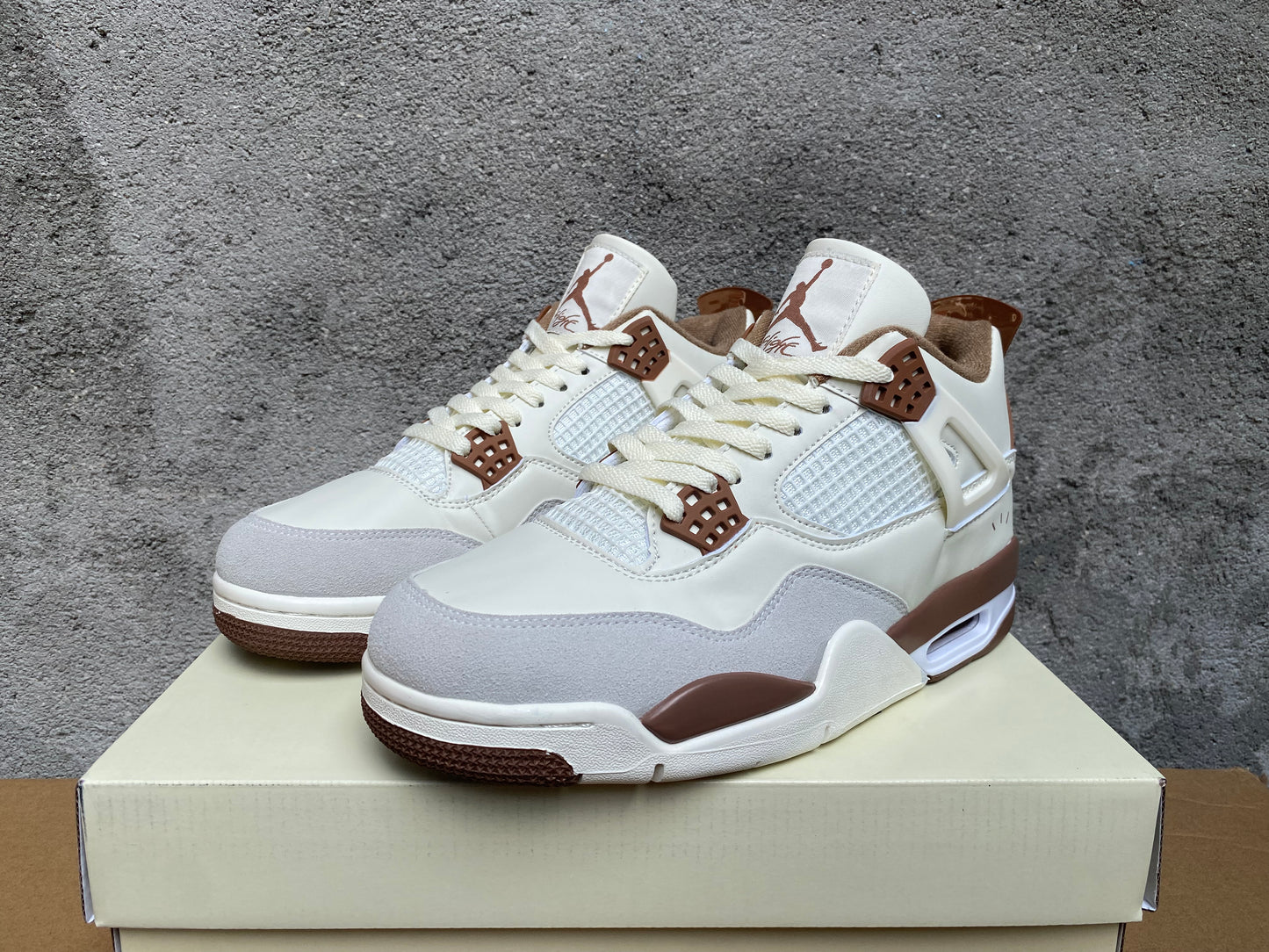 Air Jordan 4 "Brown White"