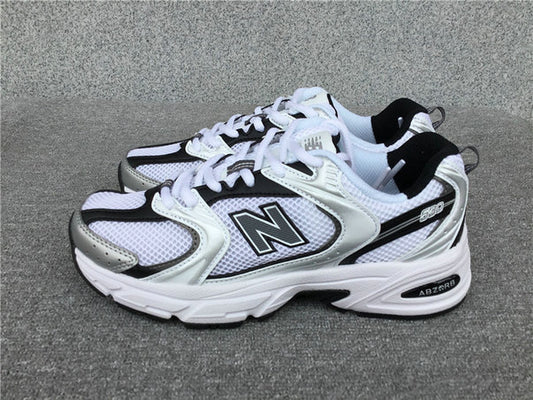 New Balance / MR530