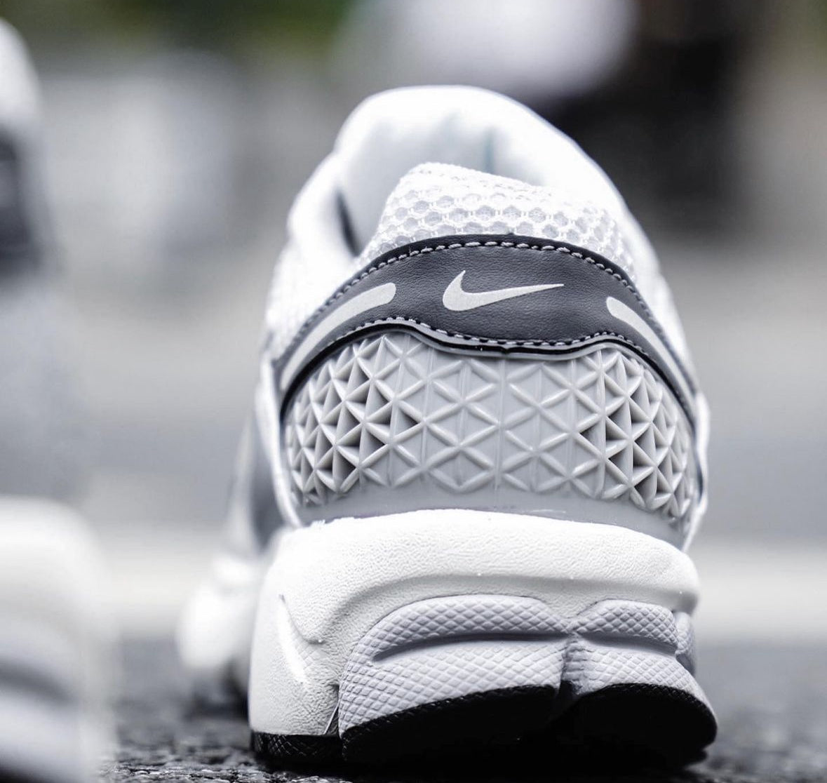 Nike Vomero 5 'Pure Platinium metalic silver’