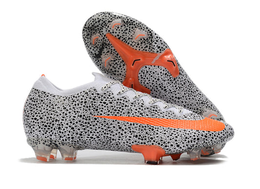 Crampon ‘Mercurial Vapor 13 Elite CR7 FG Safari’